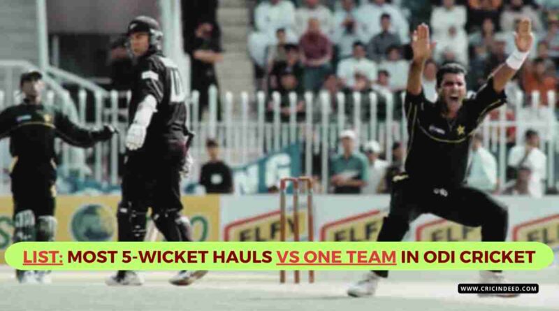 waqar younis picking a new zealand wicket in odi cricket match